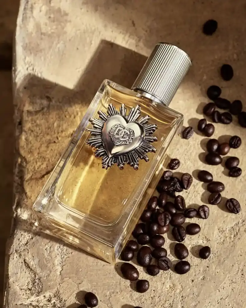 Dolce&Gabbana Devotion For Men con flacone e chicchi di caffè