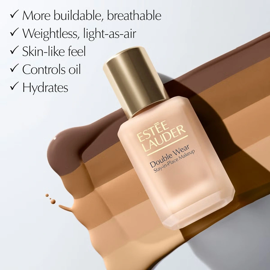 Fondotinta Estée Lauder Double Wear con benefici della formula modulabile e leggera