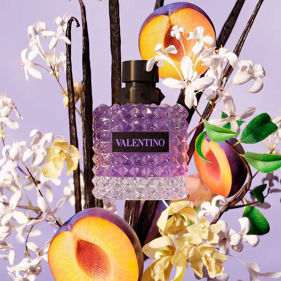 Profumo Valentino Born in Roma Purple Melancholia Donna profumo femminile con prugna e fiori bianchi