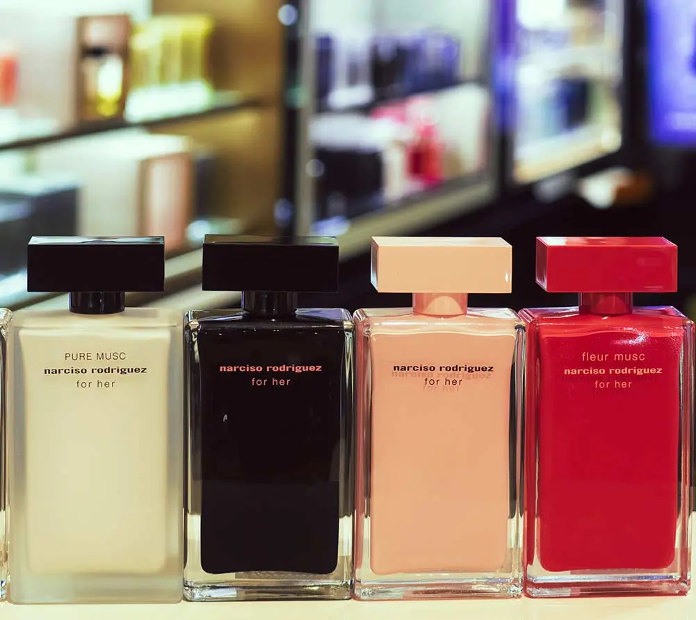 Profumi Narciso Rodriguez nero, rosa, bianco, rosso e radiante